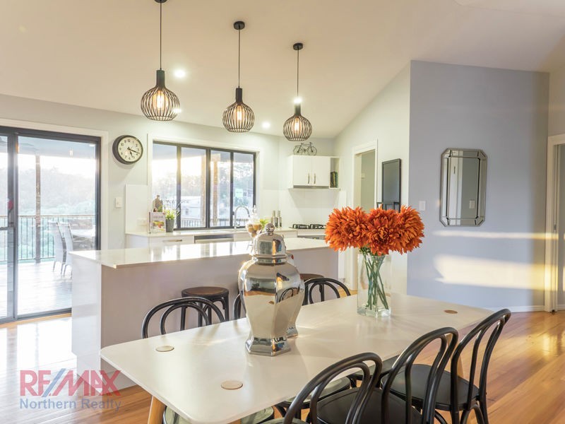 18 Hacker Road, Cashmere QLD 4500