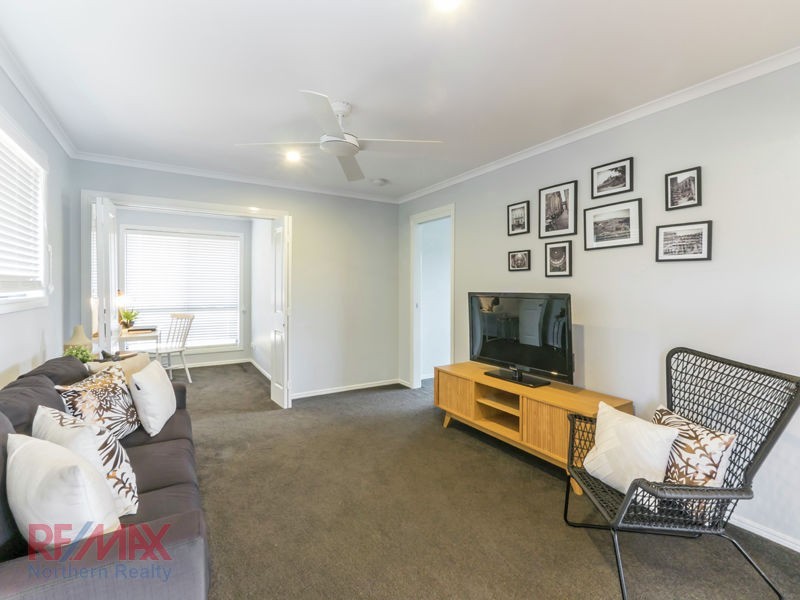 18 Hacker Road, Cashmere QLD 4500