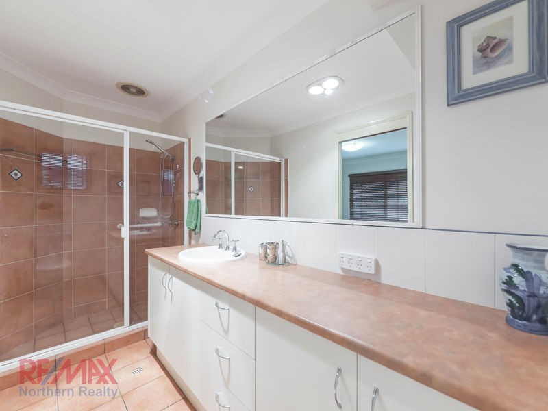 19 Sunblest Ct, Eatons Hill QLD 4037