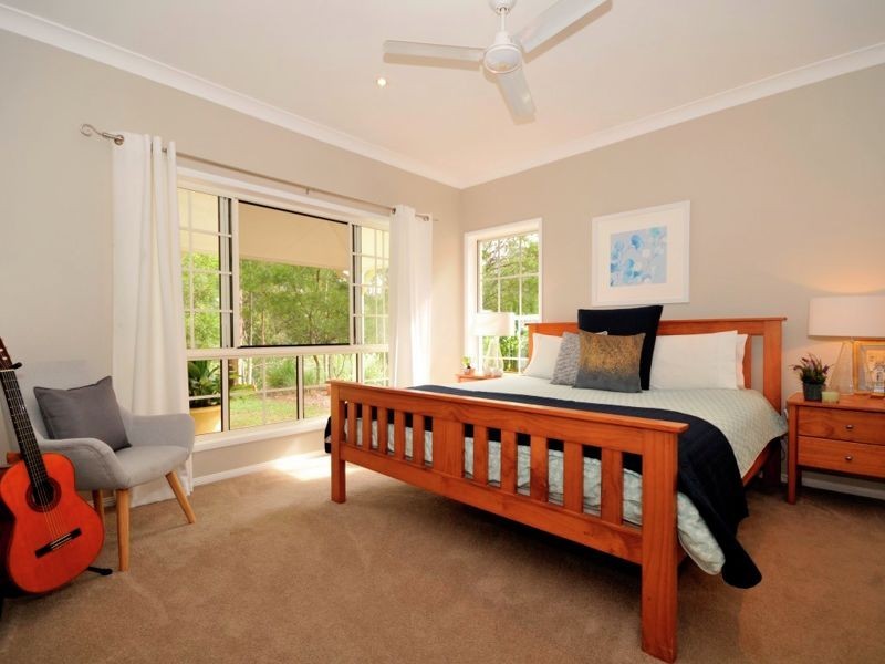 40 Bunya Pine Court, Eatons Hill QLD 4037