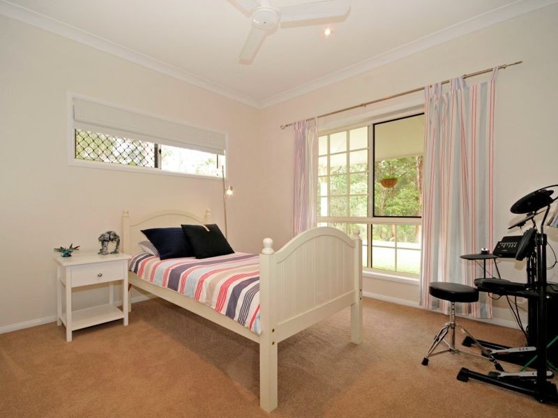 40 Bunya Pine Court, Eatons Hill QLD 4037