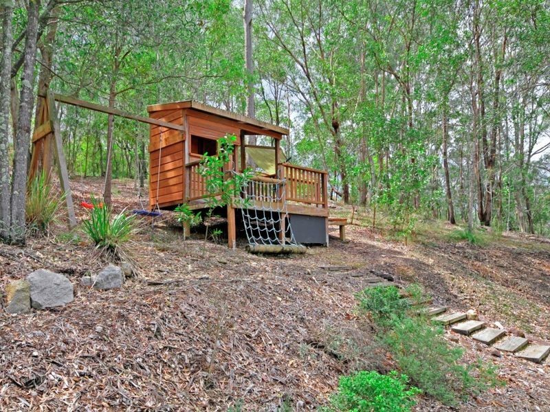 40 Bunya Pine Court, Eatons Hill QLD 4037