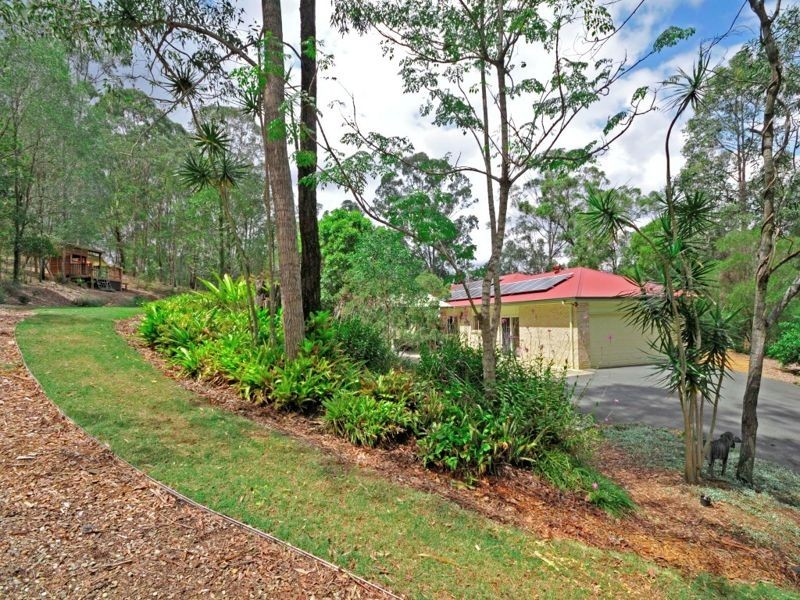 40 Bunya Pine Court, Eatons Hill QLD 4037