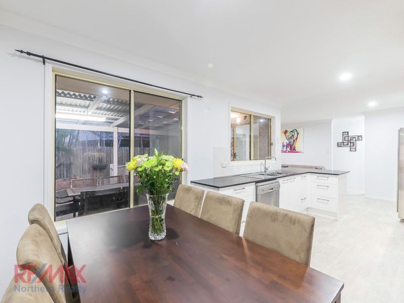33 Pascali Cr, Eatons Hill QLD 4037