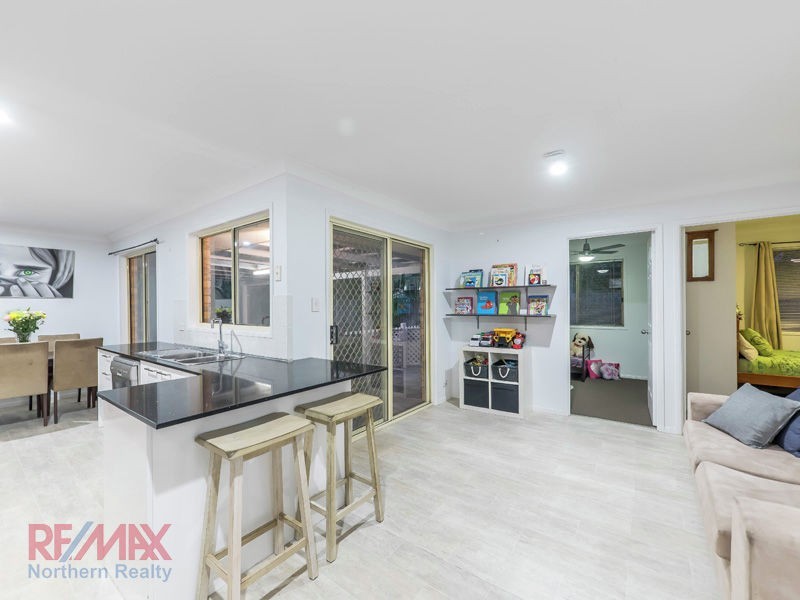 33 Pascali Cr, Eatons Hill QLD 4037