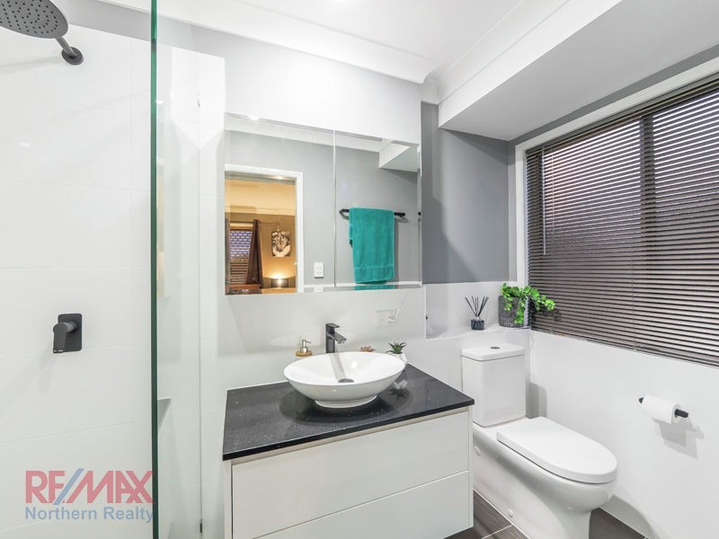 33 Pascali Cr, Eatons Hill QLD 4037