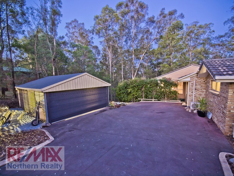 7 Drapers Road, Eatons Hill QLD 4037