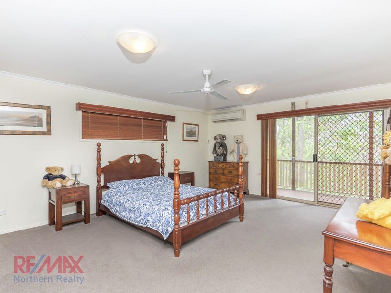 7 Drapers Road, Eatons Hill QLD 4037