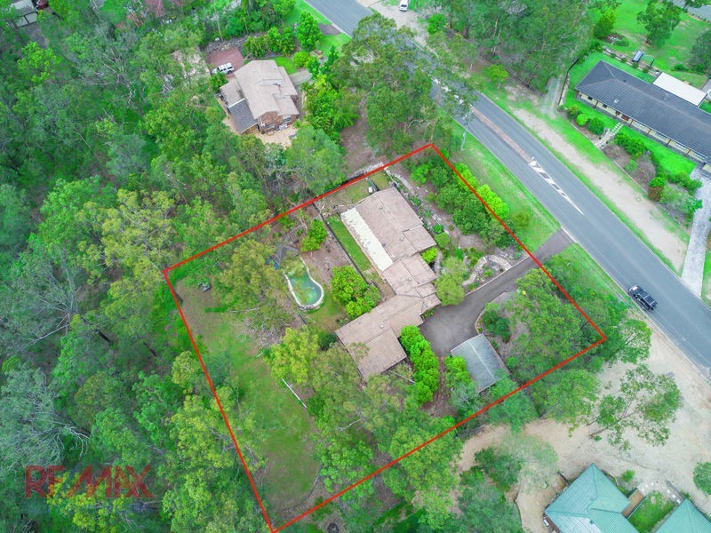 7 Drapers Road, Eatons Hill QLD 4037