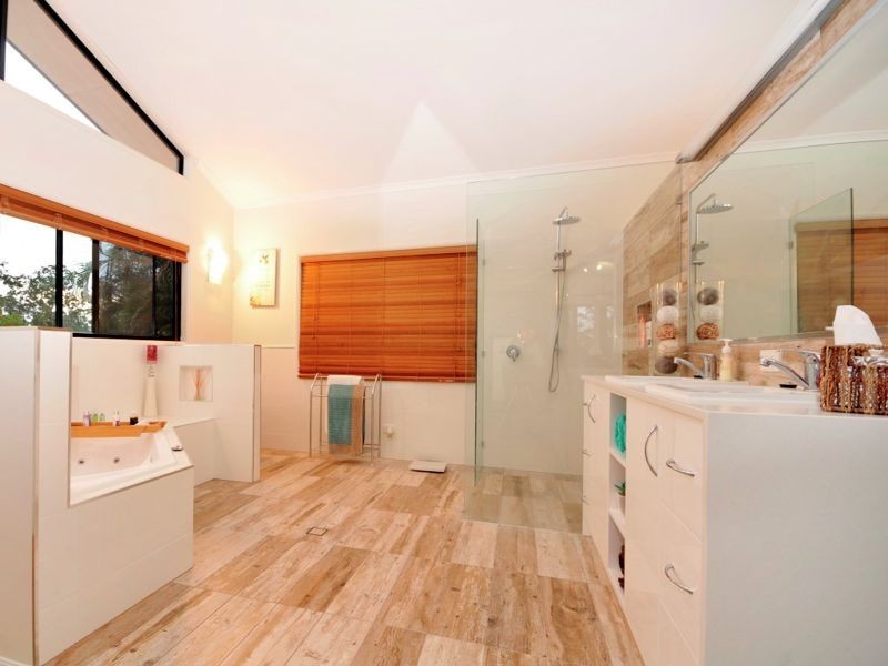 58 Snow Wood Drive, Eatons Hill QLD 4037