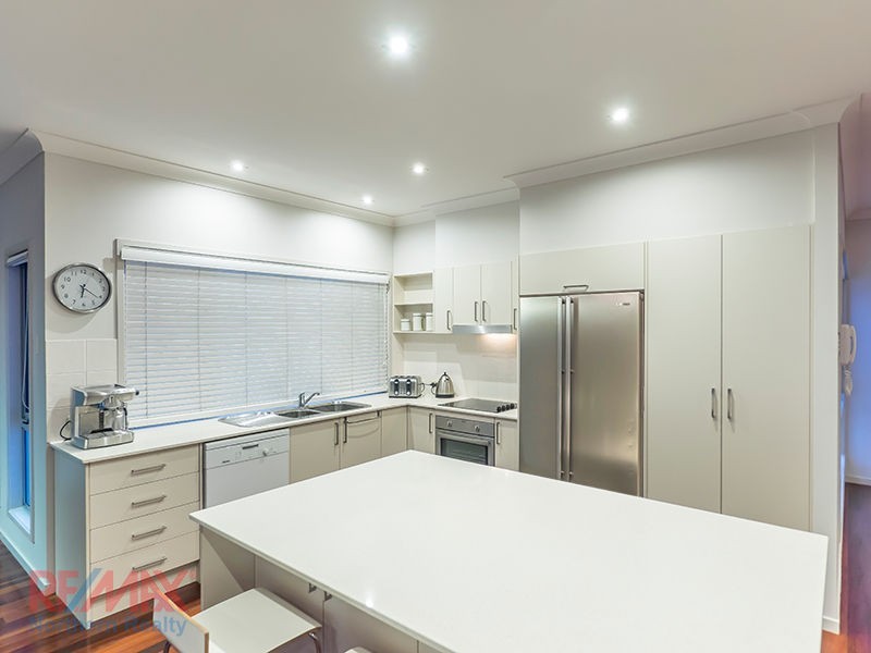 17 Talisman Court, Eatons Hill QLD 4037