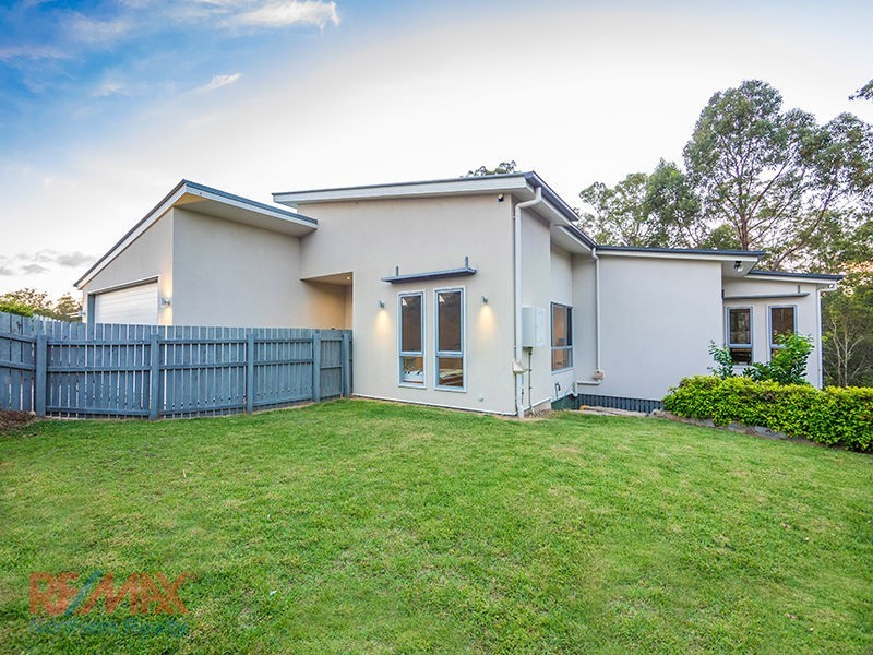 17 Talisman Court, Eatons Hill QLD 4037