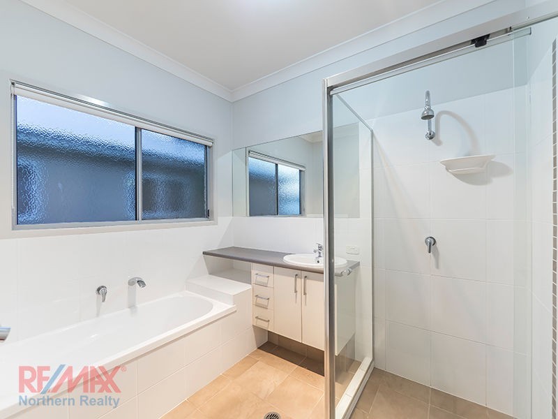 17 Talisman Court, Eatons Hill QLD 4037