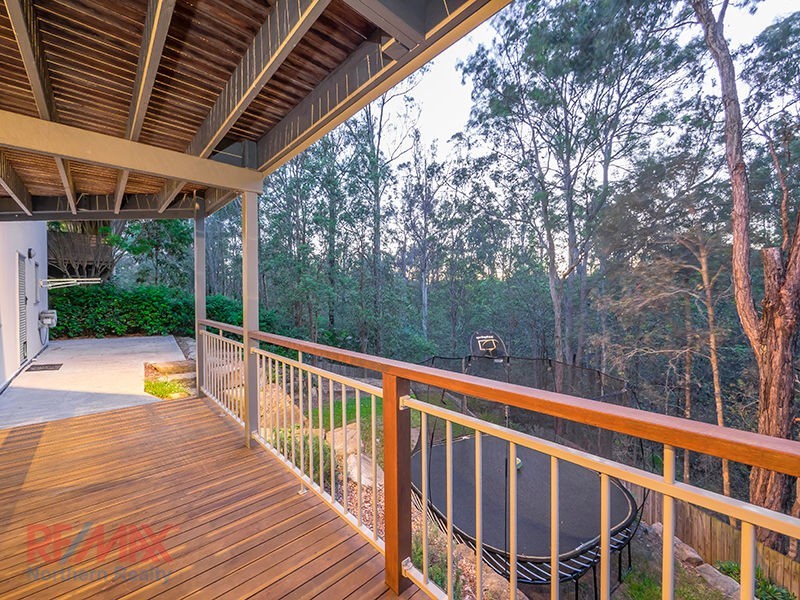 17 Talisman Court, Eatons Hill QLD 4037