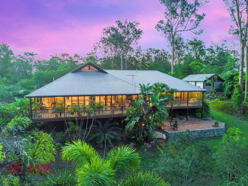 10 Montego Ct, Eatons Hill QLD 4037