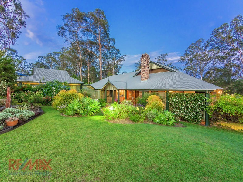10 Montego Ct, Eatons Hill QLD 4037
