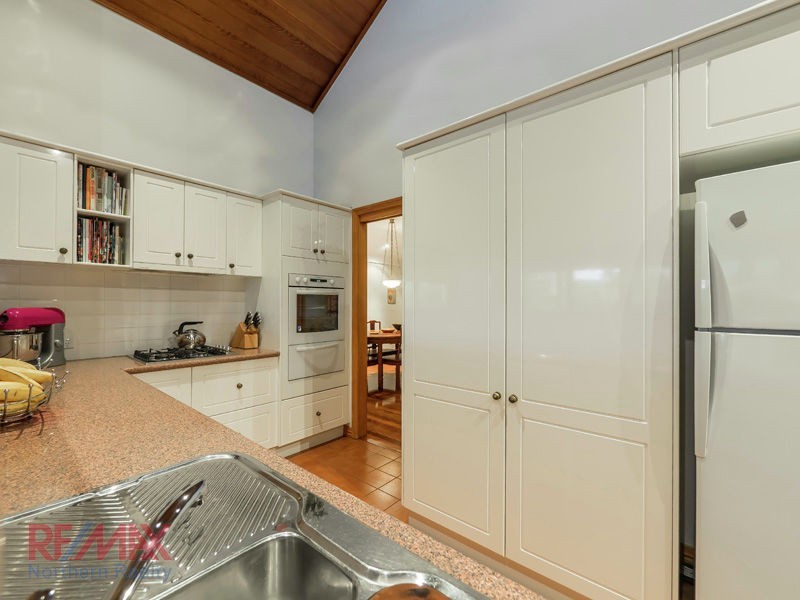 10 Montego Ct, Eatons Hill QLD 4037