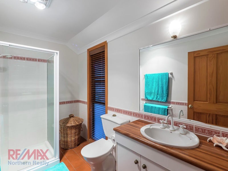 10 Montego Ct, Eatons Hill QLD 4037