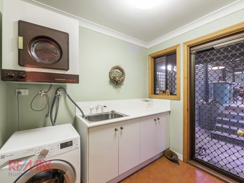 10 Montego Ct, Eatons Hill QLD 4037