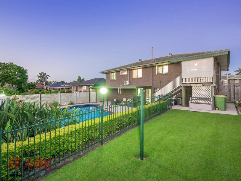 3 Strathford Ave, Albany Creek QLD 4035