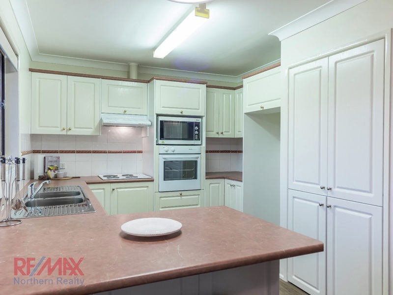 3 Strathford Ave, Albany Creek QLD 4035