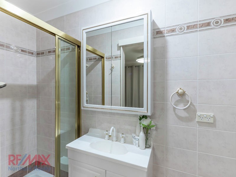 3 Strathford Ave, Albany Creek QLD 4035