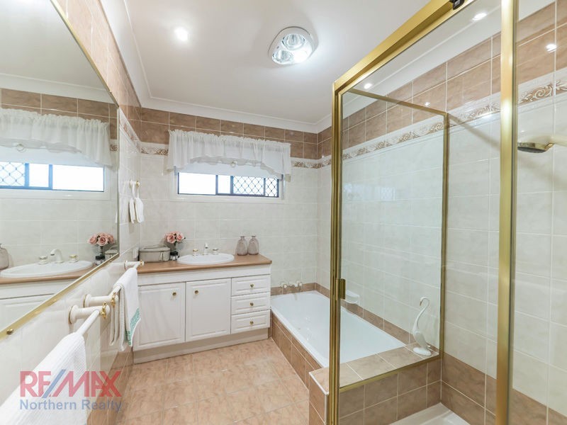 3 Strathford Ave, Albany Creek QLD 4035