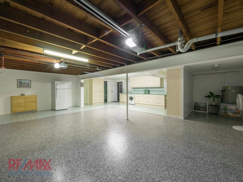 3 Strathford Ave, Albany Creek QLD 4035