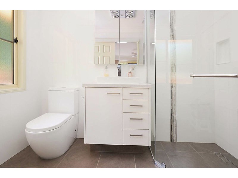 2 Amanda Place, Bridgeman Downs QLD 4035