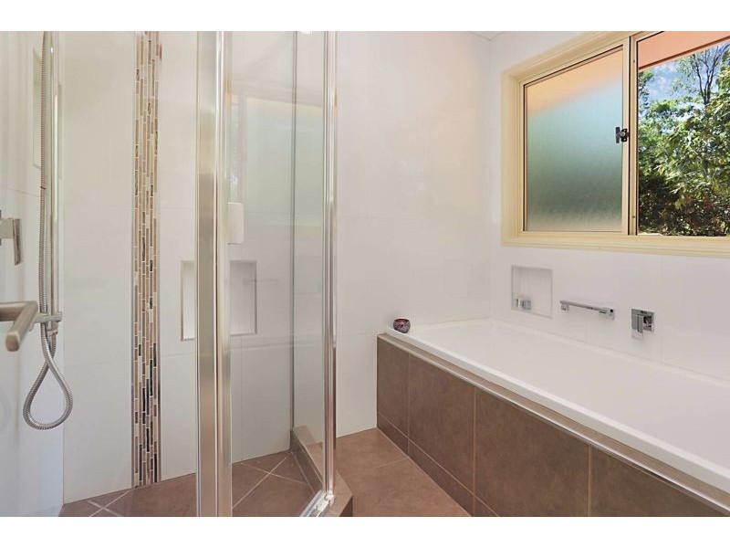 2 Amanda Place, Bridgeman Downs QLD 4035