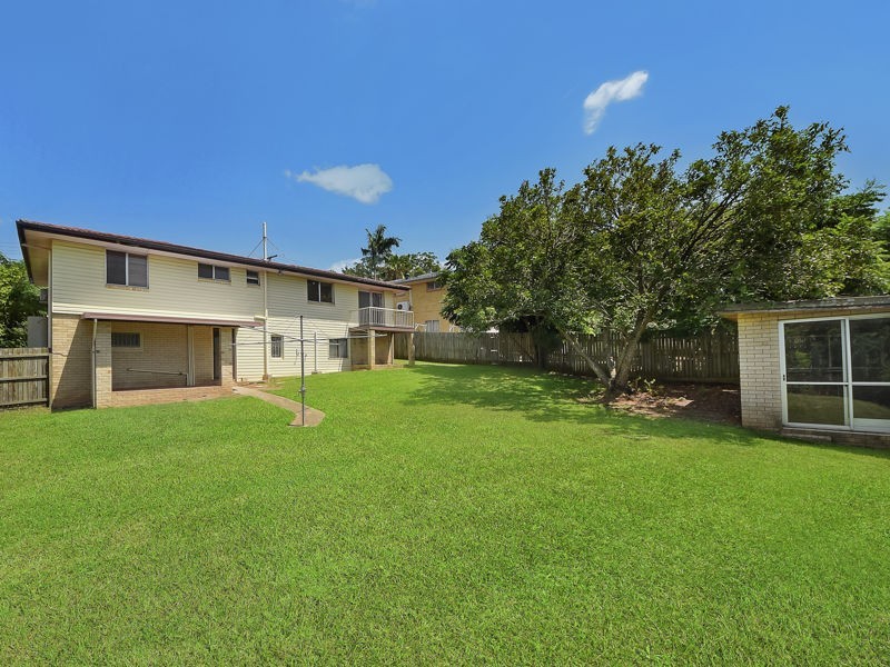 25 Olympus Court, Eatons Hill QLD 4037