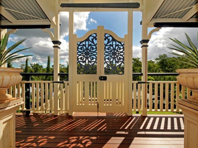 16 Talisman Court, Eatons Hill QLD 4037