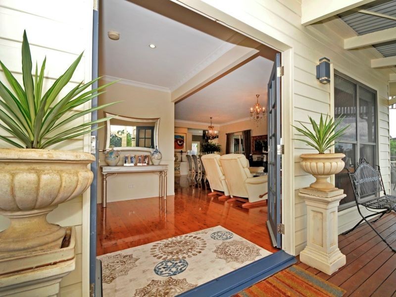 16 Talisman Court, Eatons Hill QLD 4037