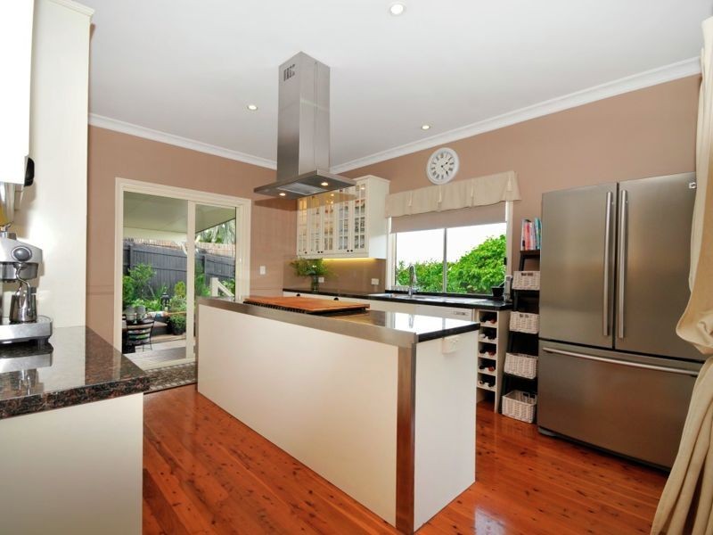 16 Talisman Court, Eatons Hill QLD 4037