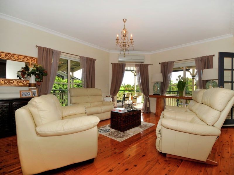 16 Talisman Court, Eatons Hill QLD 4037