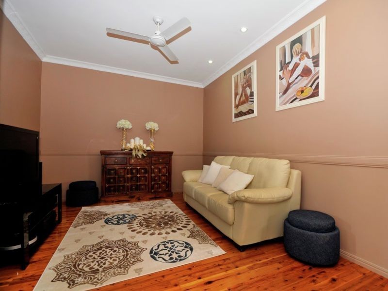 16 Talisman Court, Eatons Hill QLD 4037