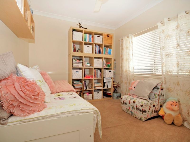 16 Talisman Court, Eatons Hill QLD 4037