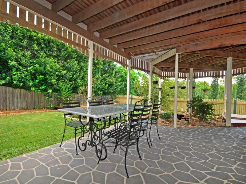 16 Talisman Court, Eatons Hill QLD 4037