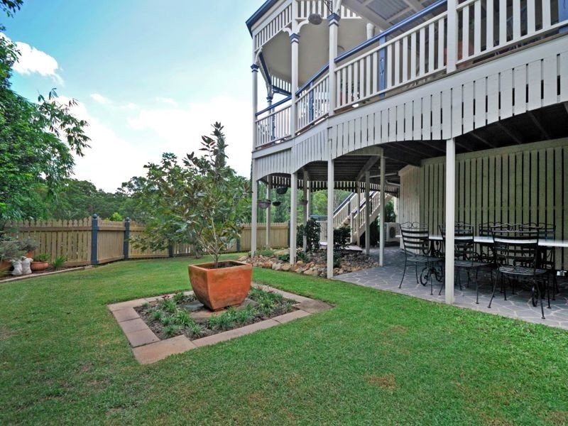 16 Talisman Court, Eatons Hill QLD 4037