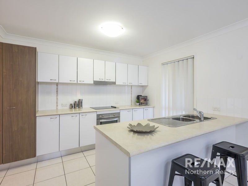 7 Coolum Ct, Regents Park QLD 4118
