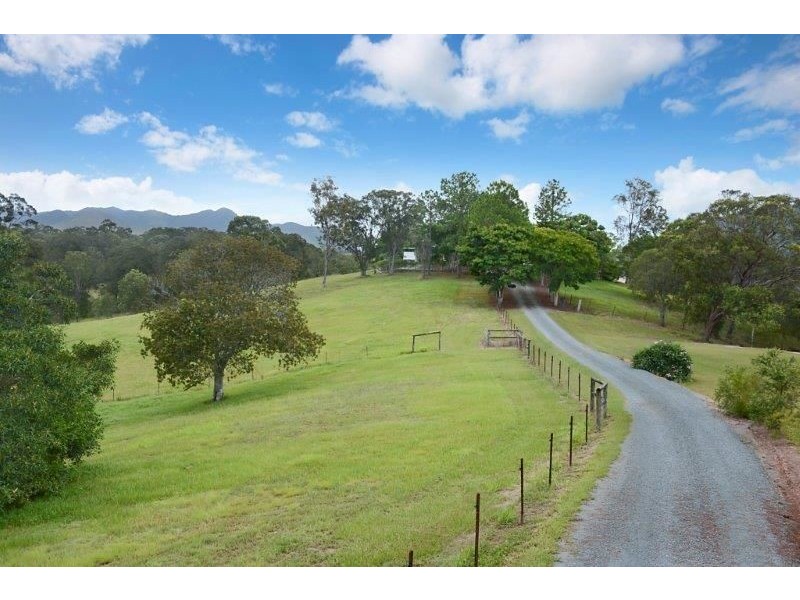 910 Eatons Crossing Road, Draper QLD 4520