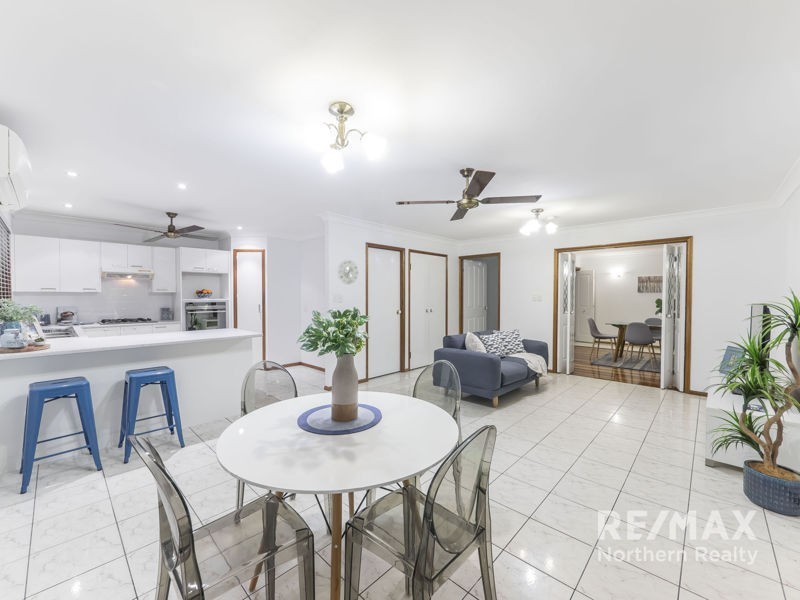 8 Silvereye Crescent, Albany Creek QLD 4035