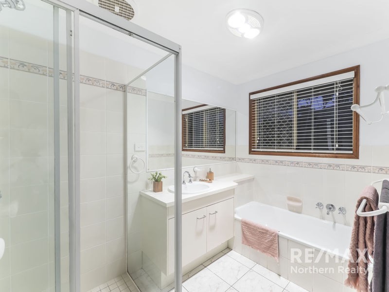 8 Silvereye Crescent, Albany Creek QLD 4035