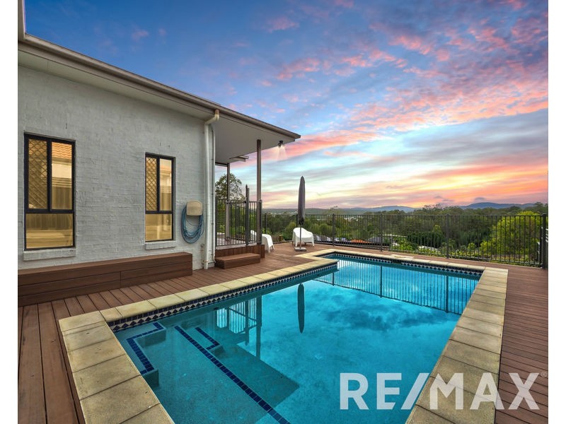 16 Alberic Court, Eatons Hill QLD 4037