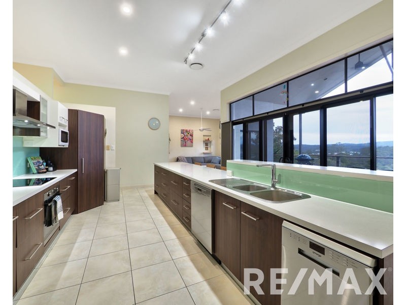 16 Alberic Court, Eatons Hill QLD 4037