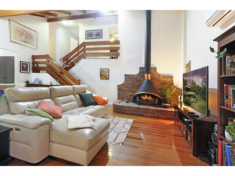 20 Barber Road, Ferny Hills QLD 4055