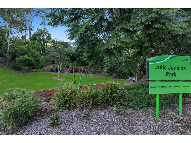 20 Barber Road, Ferny Hills QLD 4055