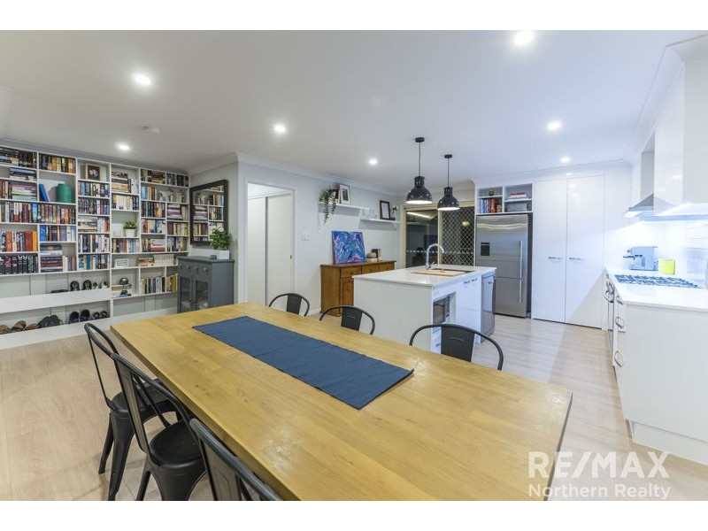 103 View Cres, Arana Hills QLD 4054