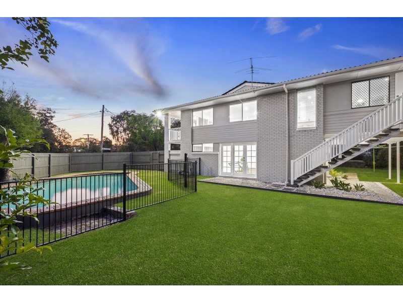 14 Hereford Street, Corinda QLD 4075