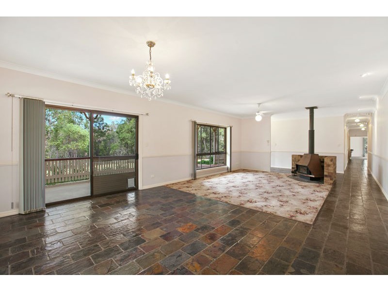 5 Bracken Court, Cashmere QLD 4500